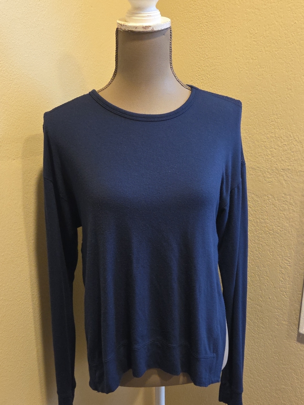 Alala Women's Long-Sleeve Crewneck Top in Navy